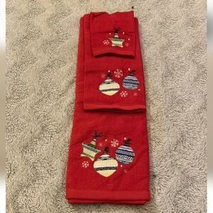 CHRISTMAS 3-Piece 100% Cotton Embroidered Towel Set  X -MAS ORNAMENTS Red Toys